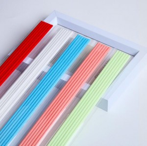 Fargede fiberpinner (2)